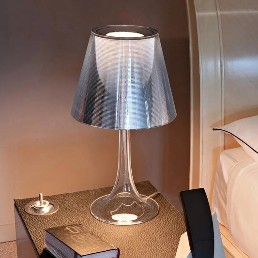 Lampe de table en acrylique